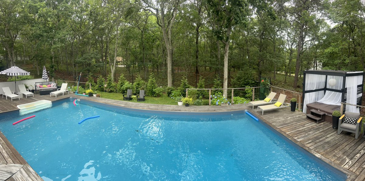 Savannah Peterson πΊπ¦π³οΈββ§οΈπ³οΈβπ (@savissavvy) on Twitter photo Anyone else in the Hamptons this weekend? Anyone else in the Hamptons this weekend?