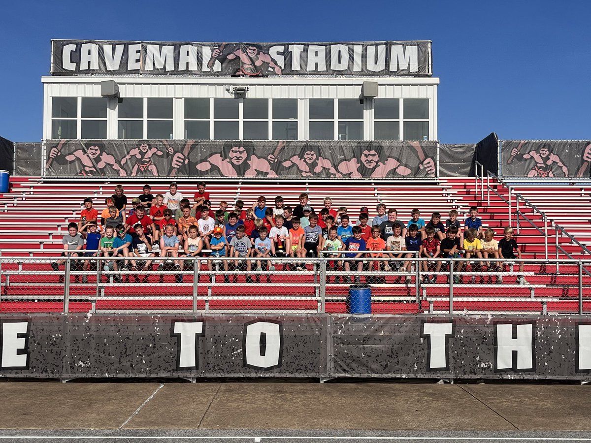 Cave City football Alumni Peewee Football camp ✅
We had an awesome turn out! Thanks to everyone who helped put it together and ran it today. 
Sign-up for the 2025 season is still open come join us, and play Caveman football‼️
