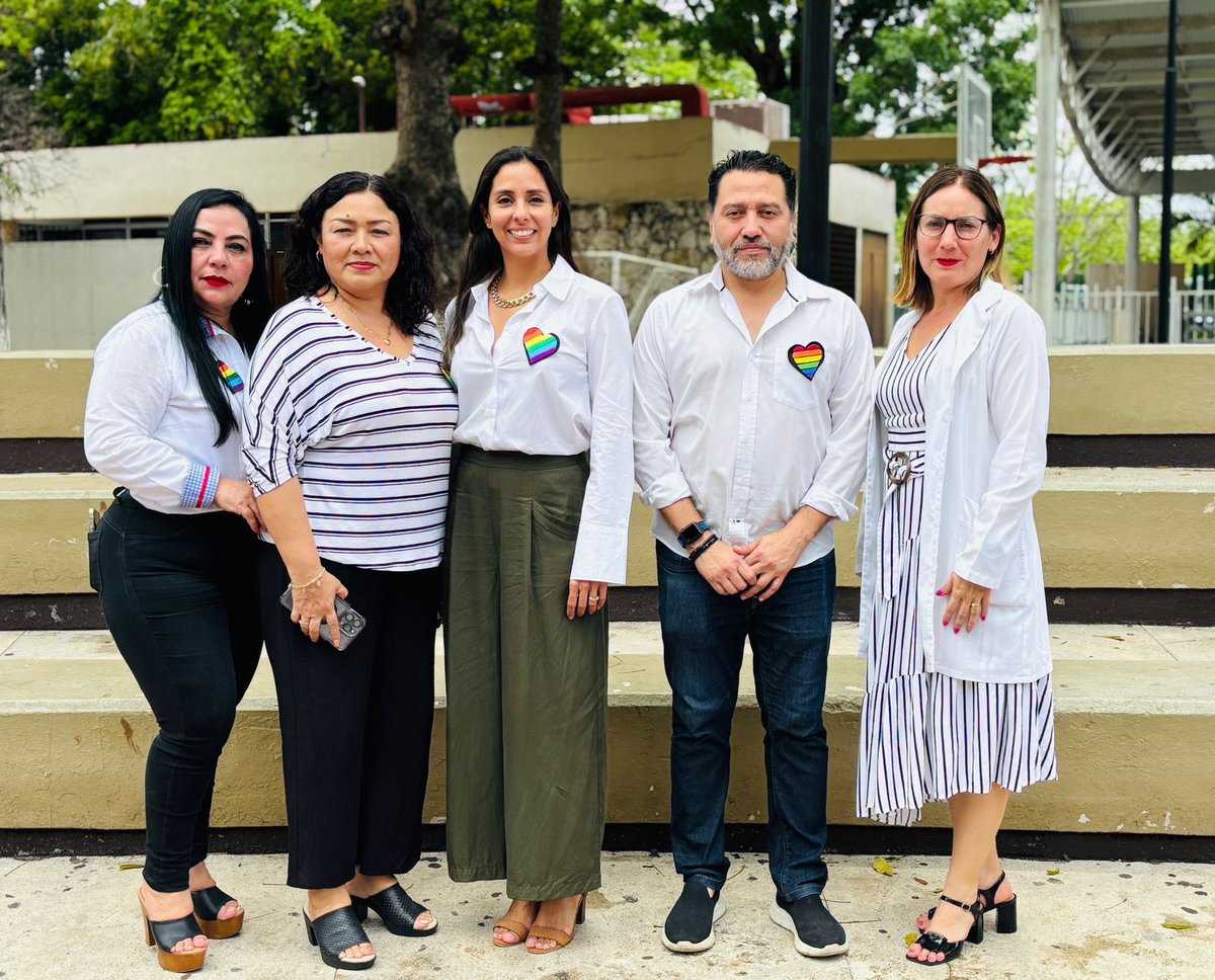 🏳️‍🌈 🩺 En el mes del #OrgulloLGBTIQ+, el personal #IMSSYucatán reafirma su compromiso con la inclusión, salud integral y la atención para todas las personas con calidad y respeto.