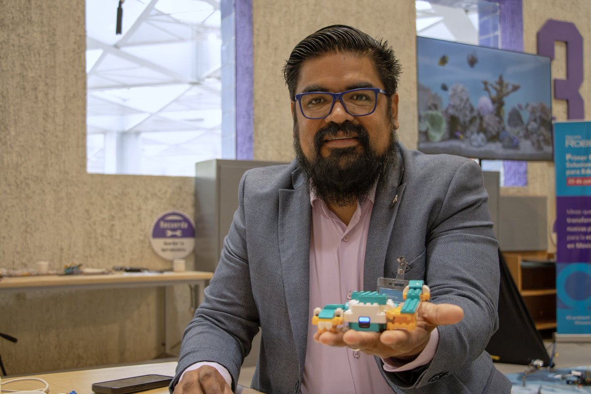 SoyRobotiX's tweet image. Realizamos nuestro 1er Encuentro de Soluciones Educativas para Educación Especial.

Compartimos propuestas que impulsan el aprendizaje y la inclusión en el aula. 🌍📚

¡Gracias a todas y todos quienes nos acompañaron en esta jornada! 🙌