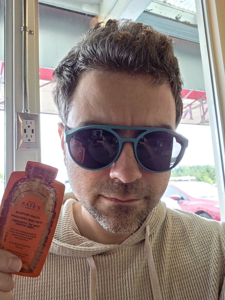 GuyFromTomorrow's tweet image. I'm often asked to describe myself. I'm so happy to have found this honey which explains everything.