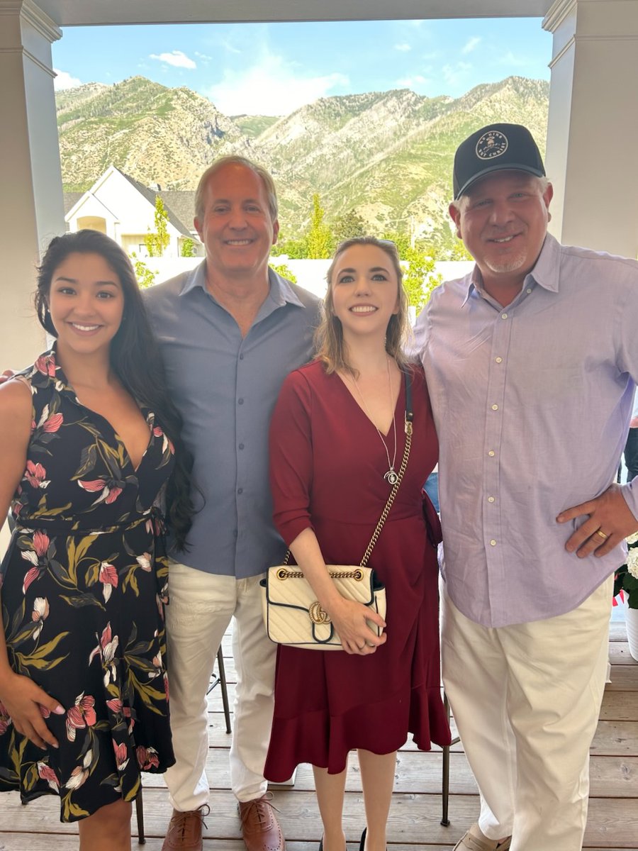 Attorney General Ken Paxton (@kenpaxtontx) on Twitter photo .<a href="/glennbeck/">Glenn Beck</a> and <a href="/DataRepublican/">DataRepublican (small r)</a> have done so much good for our country.
Grateful for the support of these patriots last night. .<a href="/glennbeck/">Glenn Beck</a> and <a href="/DataRepublican/">DataRepublican (small r)</a> have done so much good for our country.
Grateful for the support of these patriots last night.