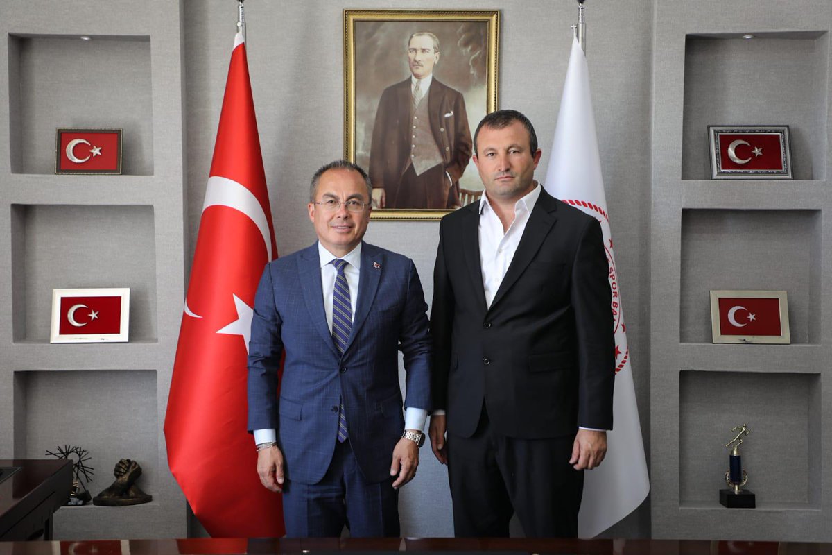 Çepni Belediye Başkanı Sayın Nihat Başer, İl Müdürümüz Şahin Ertem’i makamında ziyaret etti.

Ziyaretlerinden dolayı kendilerine teşekkür ederiz.