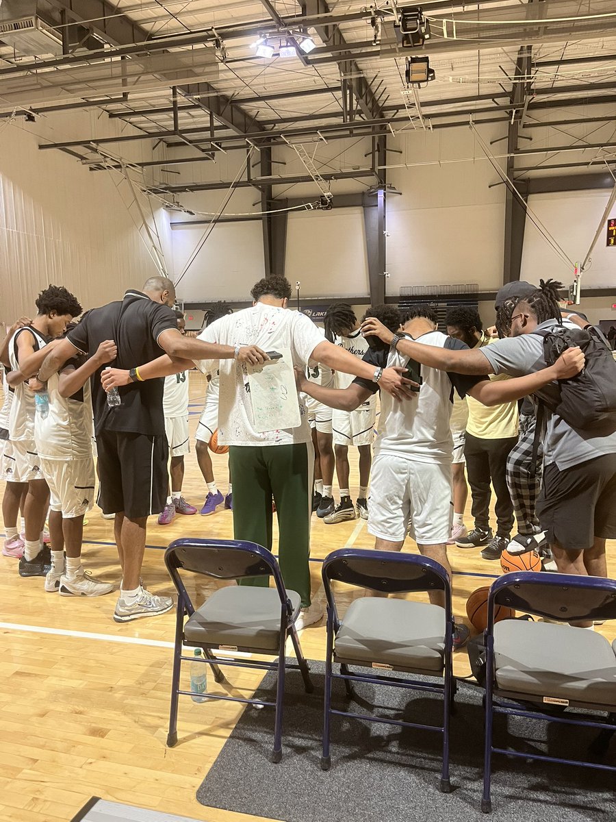 LHHS_MBB's tweet image. Game 1: Langston gets the W over Brookwood 54-47
Game 2: 6pm v Oxford High - Court 11