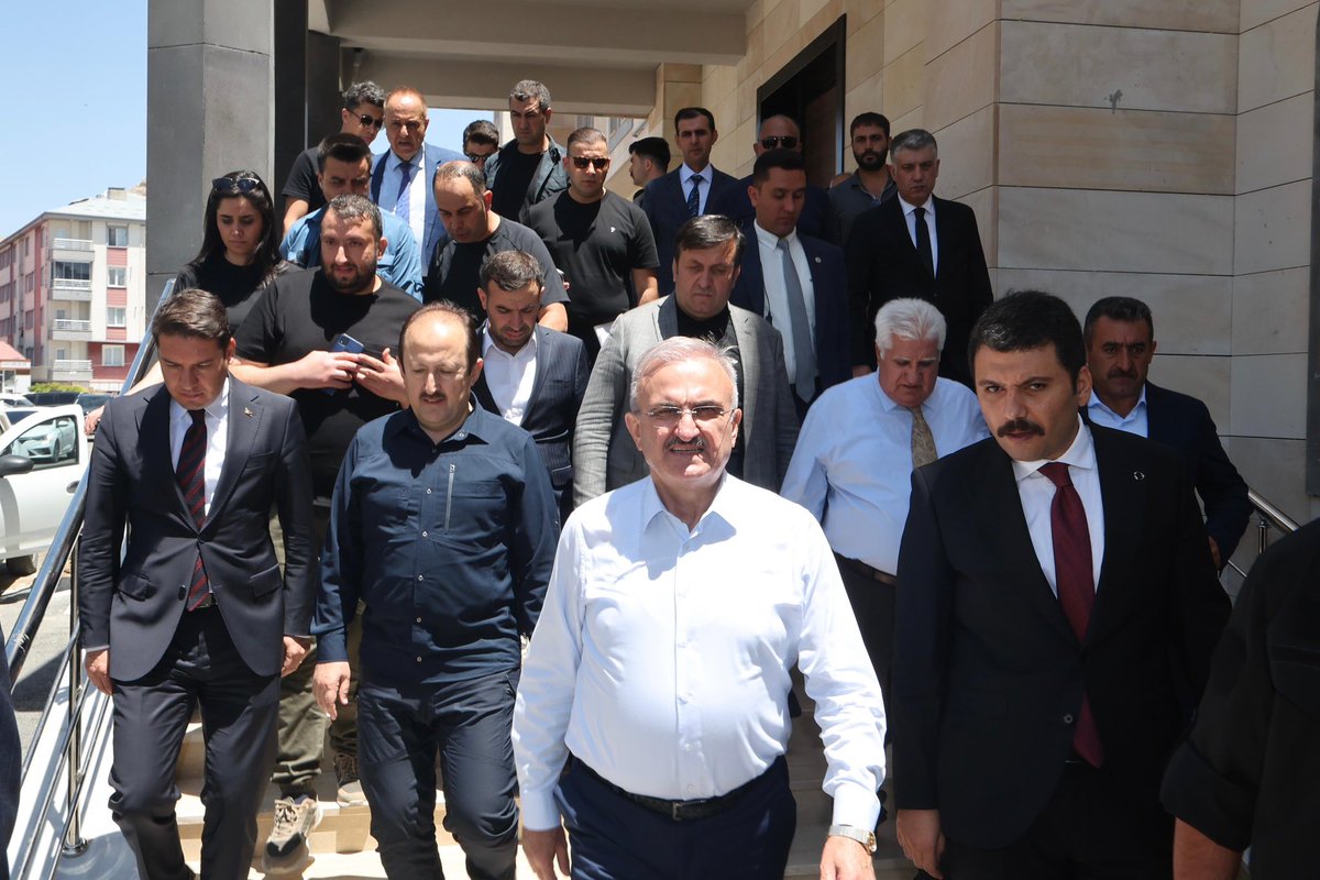 İçişleri Bakan Yardımcısı Sn. Münir Karaloğlu, Valimiz Sn. Ozan Balcı ve AFAD Başkanı Vali Sn. Ali Hamza Pehlivan; yapımı tamamlanan yeni kaymakamlık binamızda incelemelerde bulunarak personellerimize başarılar dilediler.