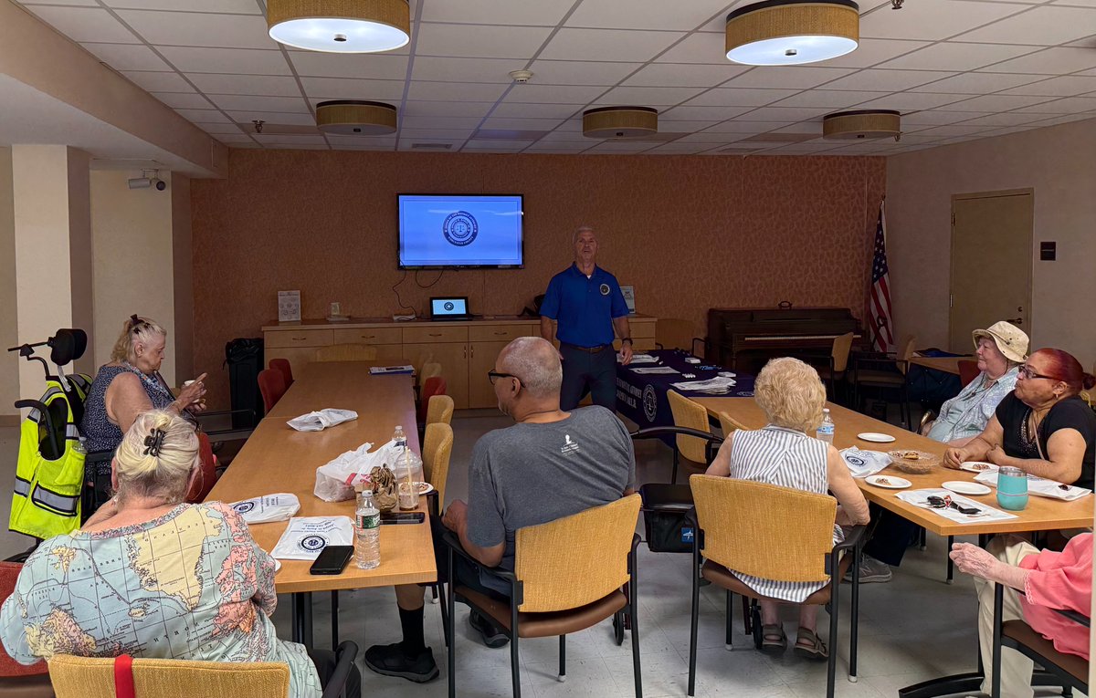 Knowing how to spot a scam can help you avoid them in the future. Kevin from our Outreach Team visited Fitchburg Green Apartments, where he discussed ways residents can protect themselves from scams. Thank you to Tremaine Pinnock for having us!