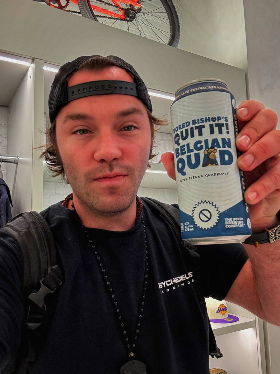 Awesome times at the #ApeChain 2-Day collab event with <a href="/staplepigeon/">Staple</a> networking and Vibing + some tasty libations