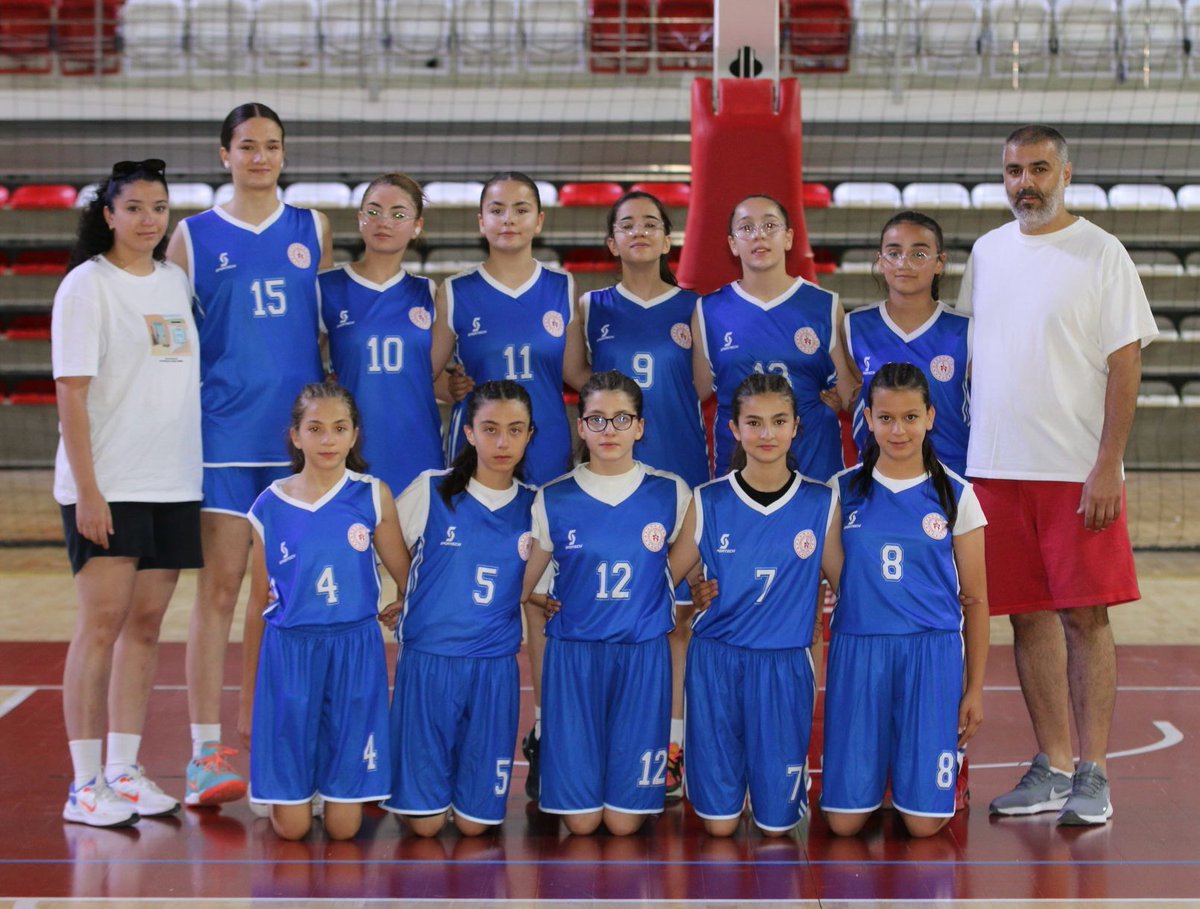 🏀 ANALİG Basketbol 1. Etap 4. Grup Müsabakaları, 11 ilden 22 takım ve 330 sporcunun katılımıyla Taha Akgül Spor Salonu’nda başladı.

Tüm takımlarımıza başarılar dileriz!