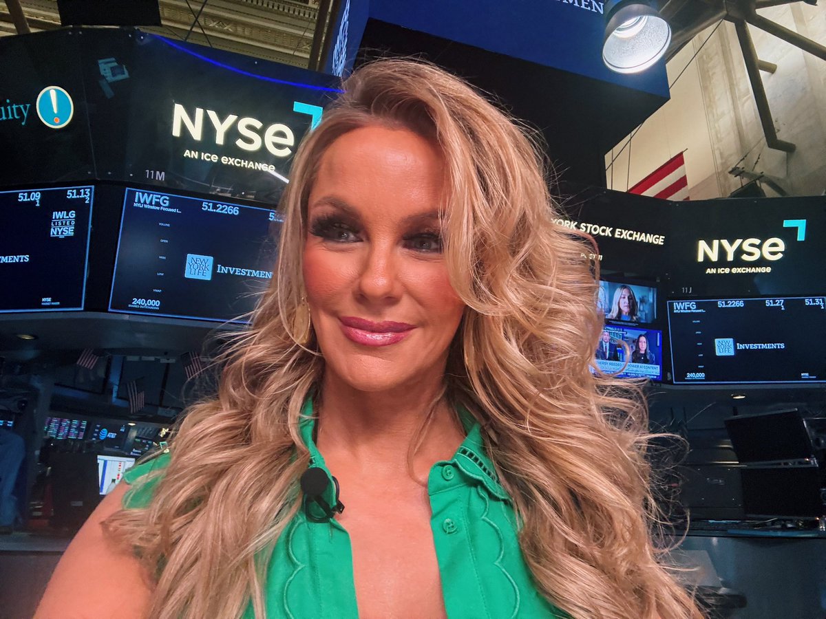 was excited to be at the NYSE today where we started the day with new all time highs on both the S&amp;P 500 and NASDAQ… but Trump’s stating that Canadian trade talks were off the table took both into the negative so we will see where we finish today…😌 global macro = headwinds