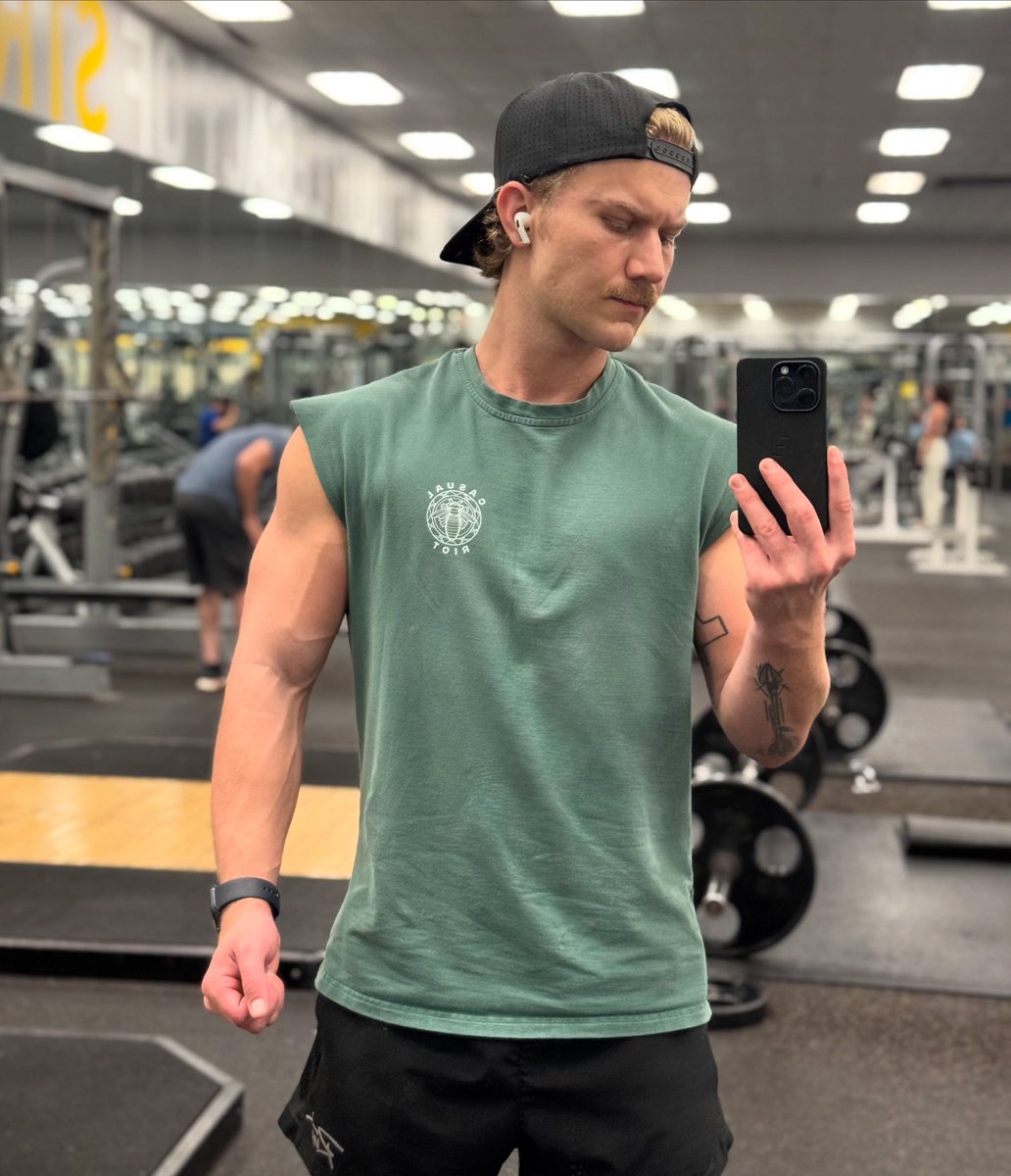 Second round. Arms got the message.
(No excuses. Just reps.)