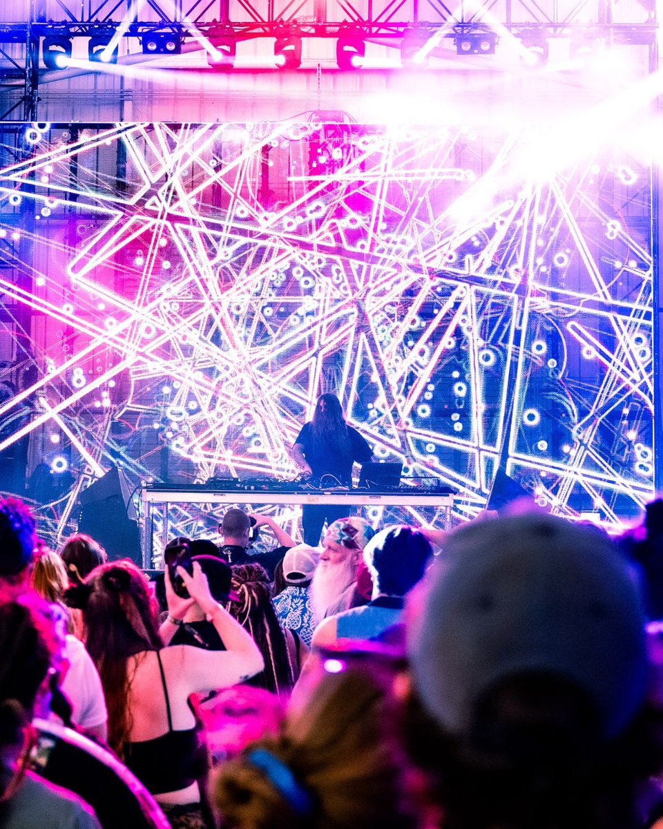 Whether you’re stepping into the Cascade Equinox magic for the very first time or returning for another unforgettable year, we’re so excited to welcome you. 🫶🌄

And if you’re only able to join us for a day or two, single day passes are now live - daily lineups are coming soon!