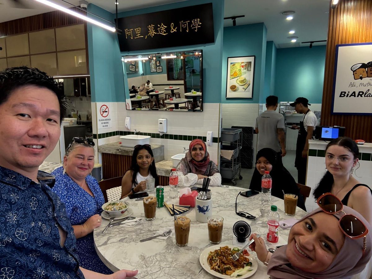 dmupsychology's tweet photo. ✈️ DMU Global Trip Update
Our Malaysia trip group is out and about experiencing new things on their #dmuglobal trip!
#Psychology #DMUPsychology #dmu #dmuleicester #studyabroad #StudyPsychology #university https://t.co/B7LenLOiQF