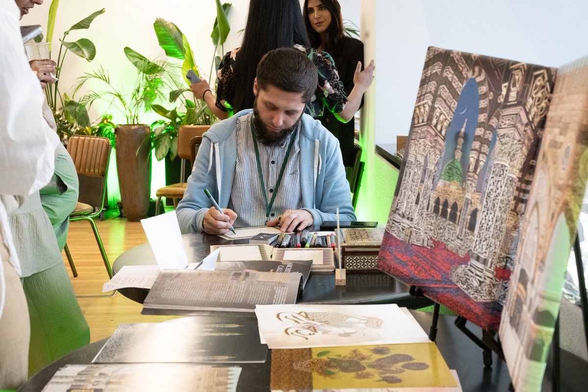 InkSketcher's tweet image. Post Work Activities - Connecting with the Community through Calligraphy Art - A hobby of mine that Continues.
#london #arabiccalligraphy #eid #Pashtun #islamicart