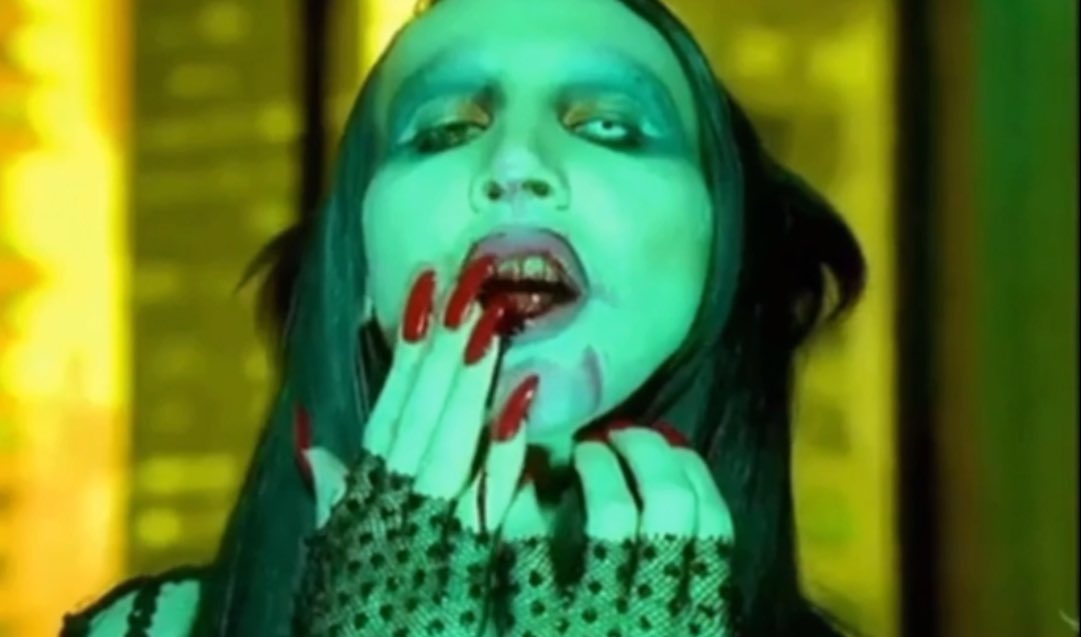 The blood should’ve stayed in this music video, why was it cut