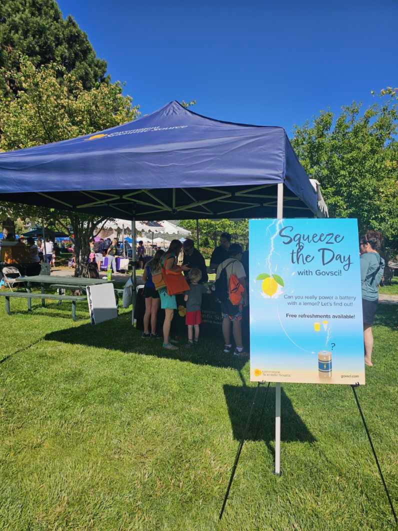 GovSciSource's tweet image. Thank you to everyone who stopped by the #GovSci booth at last week&apos;s Los Alamos #ScienceFest Discovery Day!🍋⚡We hope you enjoyed the hands-on lemon battery experiments &amp;amp; scientific conversations as much as we did! #ScienceFest2025 #LosAlamos #STEAM #STEM #Science #DiscoveryDay