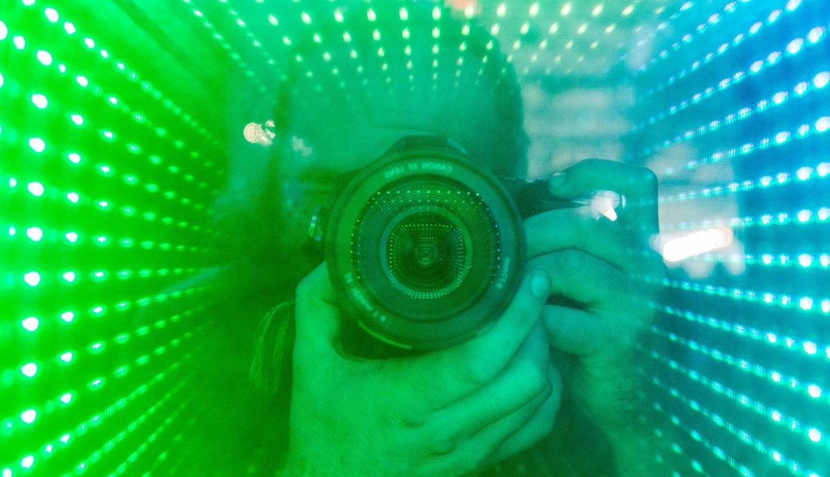 AdvancedSOS's tweet image. A portable real-time hologram projector from Korea is turning heads. Is this the future of immersive tech?

#HologramTech #3DInnovation #PortableProjector 

techhq.com/2025/04/3d-hol…