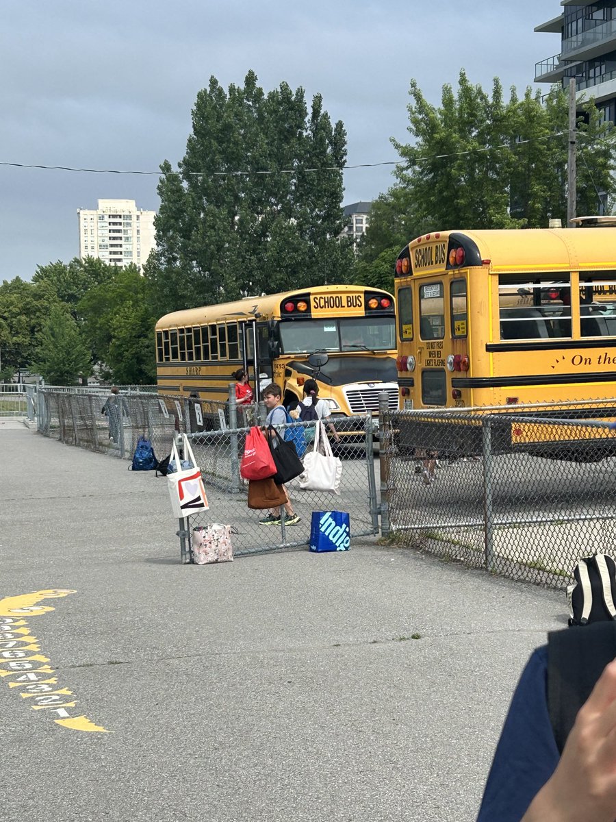 stgabriel_TCDSB's tweet image. Our busses are boarded and off for the last school ride of 2024-2025. Have a good summer.
