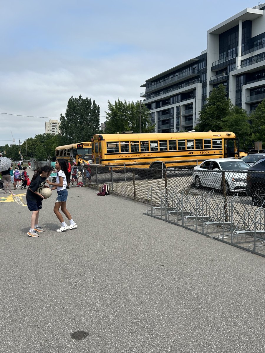 stgabriel_TCDSB's tweet image. Our busses are boarded and off for the last school ride of 2024-2025. Have a good summer.