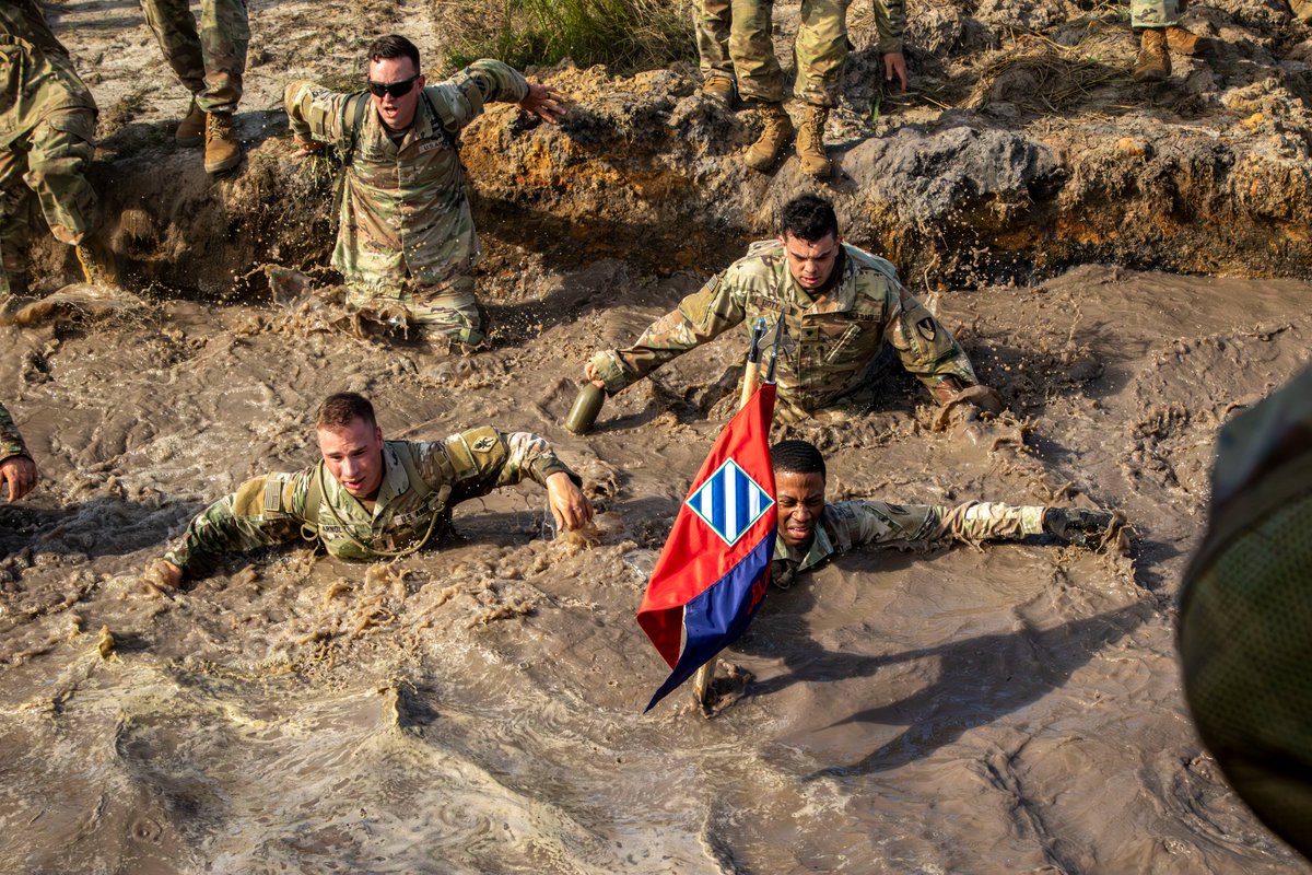 3rd_Infantry's tweet image. 7,000 strong. One legacy. Infinite pride.
Seize the Marne brought together Soldiers from across the 3rd Infantry Division for a full day of grit, teamwork, and tradition. From conquering a history-packed obstacle course to tug-of-war battles and a heartfelt patching ceremony.
