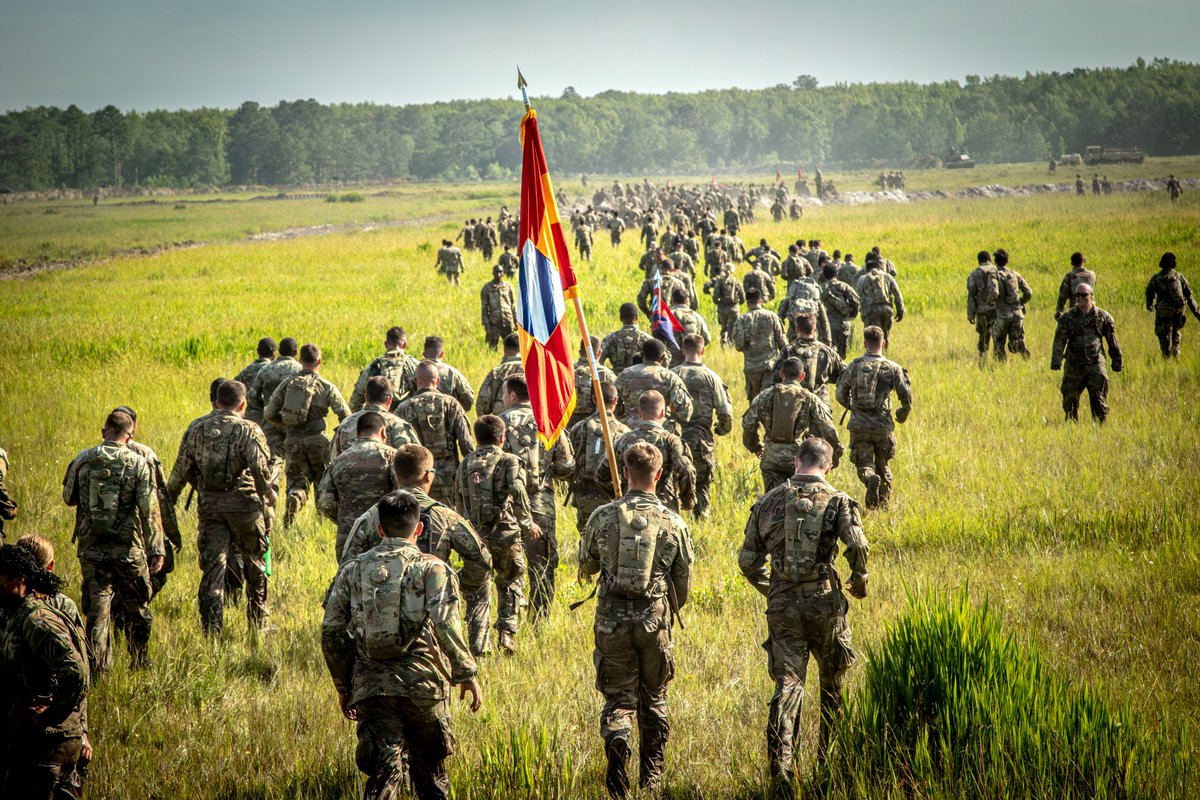 3rd_Infantry's tweet image. 7,000 strong. One legacy. Infinite pride.
Seize the Marne brought together Soldiers from across the 3rd Infantry Division for a full day of grit, teamwork, and tradition. From conquering a history-packed obstacle course to tug-of-war battles and a heartfelt patching ceremony.
