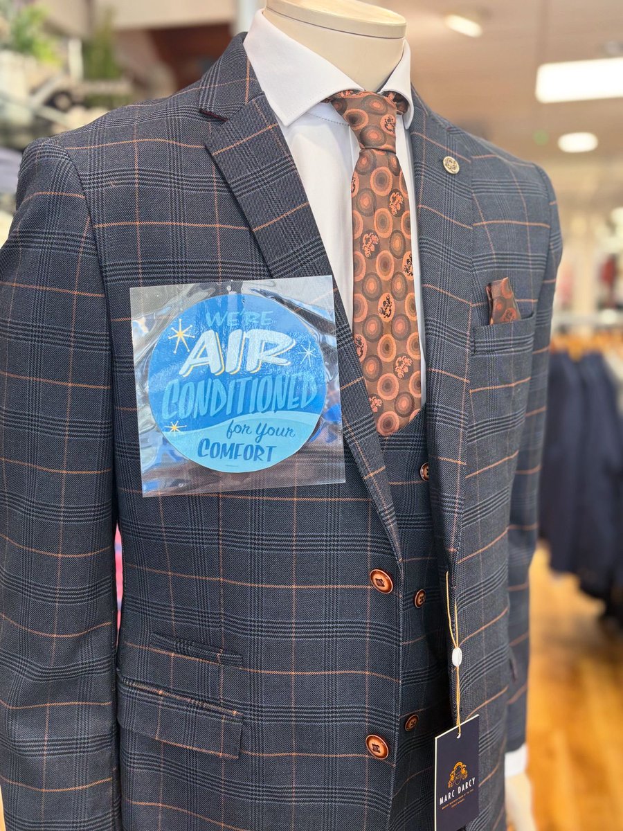 AubynDavies's tweet image. Phew it’s hot out there 🥵 we are fully air conditioned on both our Menswear and Schoolwear floors so why not pop in, cool down and see what we’ve got to offer @stjohnsstreetBSE