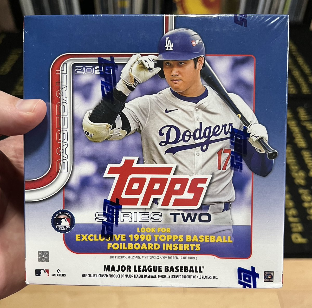 StanleyCup3533's tweet photo. Doing the baseball card thing. Something old and something new. ‘91 Topps is one of my favorite designs. With some banger box bottom cards! #thehobby #topps #baseball #baseballcards #cubs #pinetar #hawk https://t.co/eOiOt4K63u