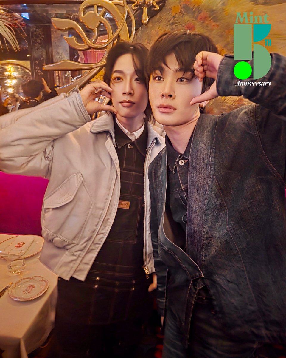 มันจะน่ารักเกิ๊น! #MintReports สแนปภาพความหล่อคิ้วท์ของ ‘ไทย-เน็กซ์’ #BUSbecauseofyouishine ภายในงานแฟชั่นโชว์ KENZO คอลเล็กชั่นใหม่ Spring-Summer 2026 ที่จัดขึ้นในเมื่อค่ำคืนที่ผ่านมา ณ กรุงปารีส ประเทศฝรั่งเศส 💚

THAINEX KENZO PFW SS26

#KenzoxTHAINEX 
#MintxBUSinPFW