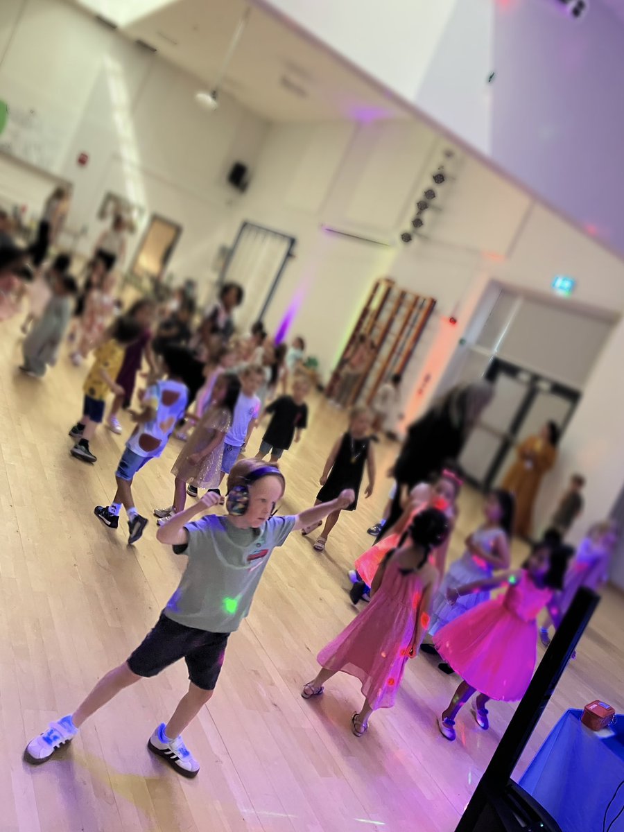 Deputy Headteacher GRPA (@mr_ladyman_dht) on Twitter photo Two brilliant discos today, Reception followed by KS1! 🎉 185 attended and they had a great time. Huge thanks to @PTA_Green and all the staff who volunteered to make it a fantastic success!🕺 #SchoolDisco #ThankYou <a href="/GreenRidgeR2/">Green Ridge Primary</a> Two brilliant discos today, Reception followed by KS1! 🎉 185 attended and they had a great time. Huge thanks to @PTA_Green and all the staff who volunteered to make it a fantastic success!🕺 #SchoolDisco #ThankYou <a href="/GreenRidgeR2/">Green Ridge Primary</a>