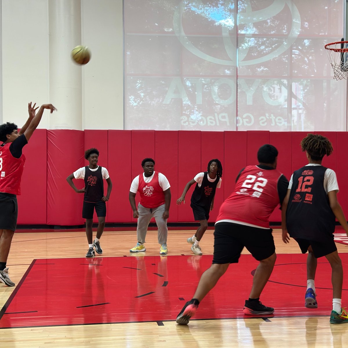 🏀 Shout-out to our Teen Best Shot Tournament champs!

🥇 Richmond Club – 1st Place
🥈 Fort Bend Club – 2nd Place

Big thanks to all our Clubs who brought the energy and teamwork to the Toyota Center!

#TeenBestShot #BGCGH #GreatFutures <a href="/HoustonRockets/">Houston Rockets</a>