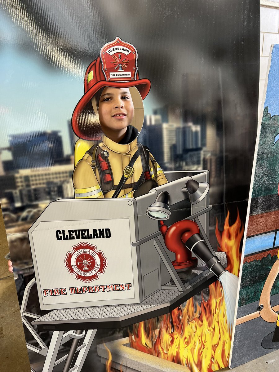 ClevelandFire's tweet image. CFD Ice Cream Social tomorrow 11a-3p at Station 42, 4665 Pearl Rd in Old Brooklyn. Fire trucks, food, giveaways and Honey Hut Ice Cream! Can’t wait for Saturday. See you then!