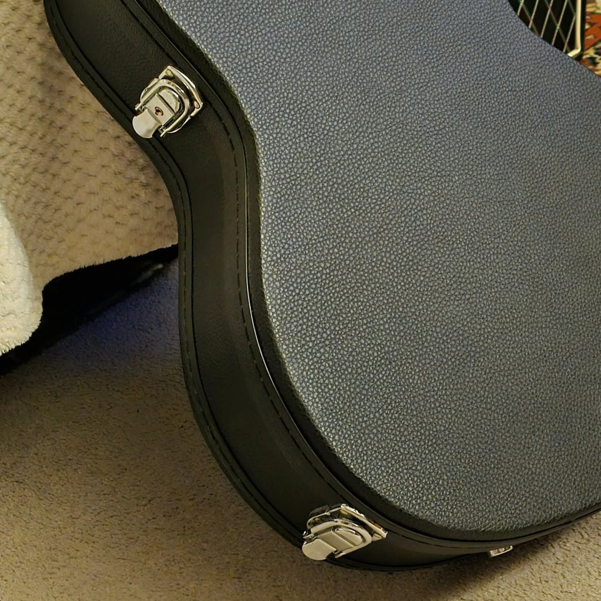 Bloody hell ... I need to stop going into the guitar shop on my day off ... well, you can't take it with you  ...