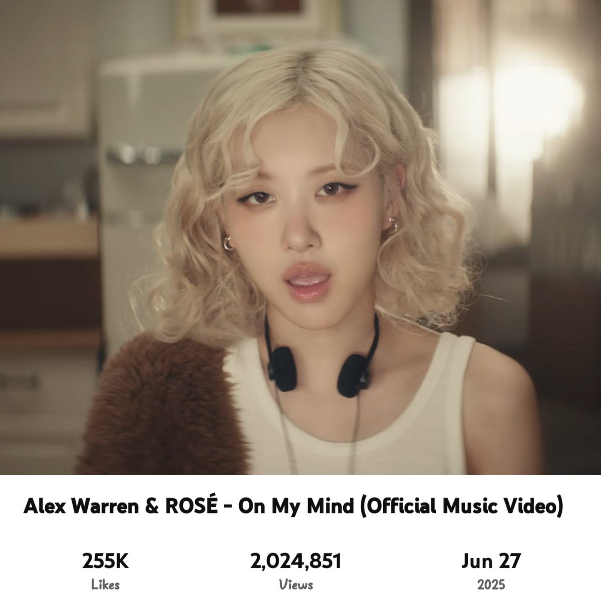 ForeverRoseanne's tweet image. 3M NEXT TARGET, ARE YOU ALL READY ????

ON MY MIND OUT NOW
#ON_MY_MIND #ROSÉ
#ALEX_ROSÉ_ONMYMIND