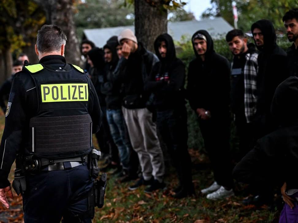 Niemiecka stacja ogłasza, że migranci boją się jechać do Polski, bo tu dochodzi do nadużyć. 
I to jest świetna reklama! Oby te informacje zaczęły być powielana jak najszerzej. Migranci mają się bać i ma im się odechcieć przyjeżdżać nielegalnie do Polski.