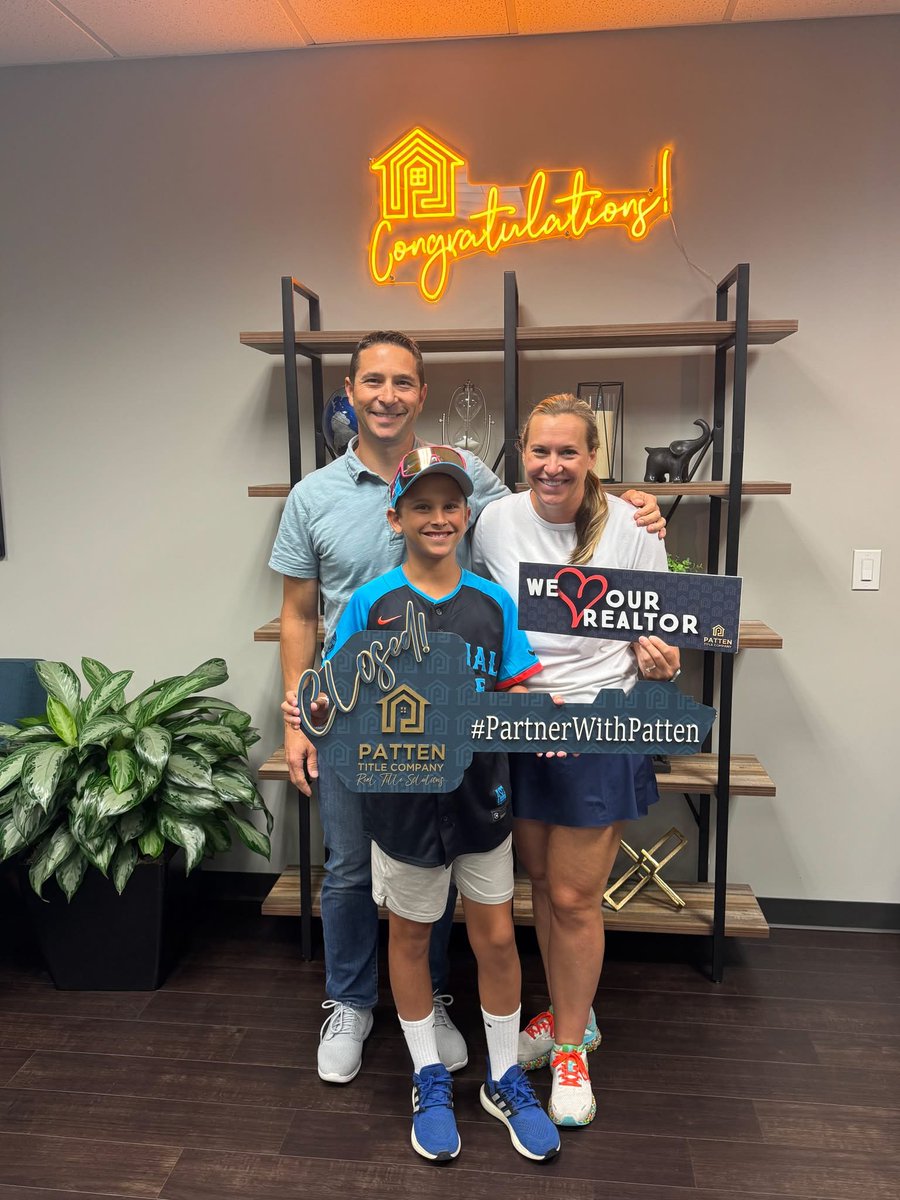 Connellteam's tweet photo. 🏡 Just Sold!

Thrilled to help our relocation buyers find their perfect waterfront home in beautiful Bridgeland! 🌊✨ After an extensive search, touring many wonderful properties, and navigating multiple offers, we found the one.

The best part of this journey wasn’t just the keys at closing—it was getting to know this amazing family and gaining new friends along the way. 💚 Ready for a glass of wine on your new covered patio. 

Welcome home, and welcome to Cypress! Your new adventure starts here.