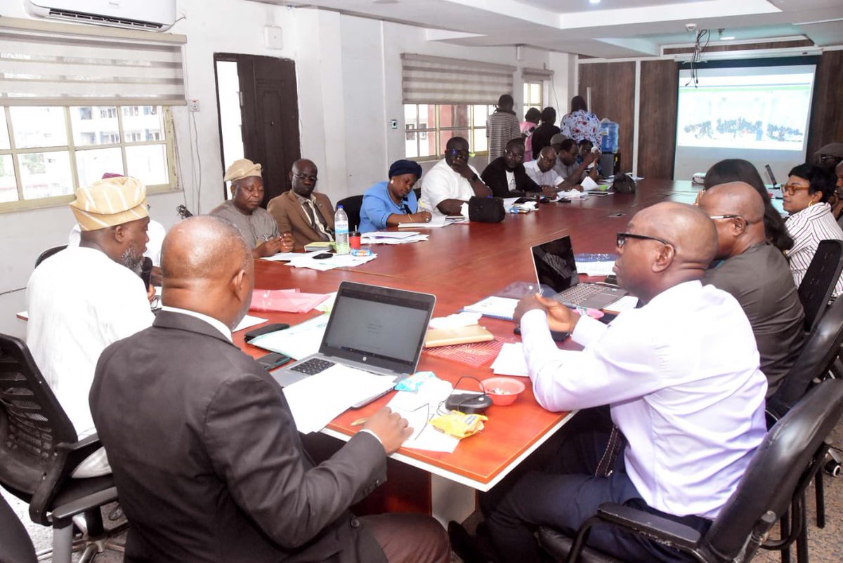 LASG INAUGURATES 17-MEMBER COMMITTEE TO DRAFT, IMPLEMENT POLICY FOR NON-STATE SCHOOLS

facebook.com/share/p/1AcBte…

<a href="/jidesanwoolu/">Babajide Sanwo-Olu</a> <a href="/drobafemihamzat/">Obafemi Hamzat</a> <a href="/oeqalagos/">LASG_OEQA</a> <a href="/gbenga_omo/">Gbenga Omotoso</a> <a href="/gboyegaakosile/">Gboyega Akosile</a> <a href="/BSaluHundeyin/">Bimbola Salu-Hundeyin</a> <a href="/Mr_JAGs/">Jubril A. Gawat</a> <a href="/Riddwane/">AJE</a> 
#AGreaterLagosRising
#LASG