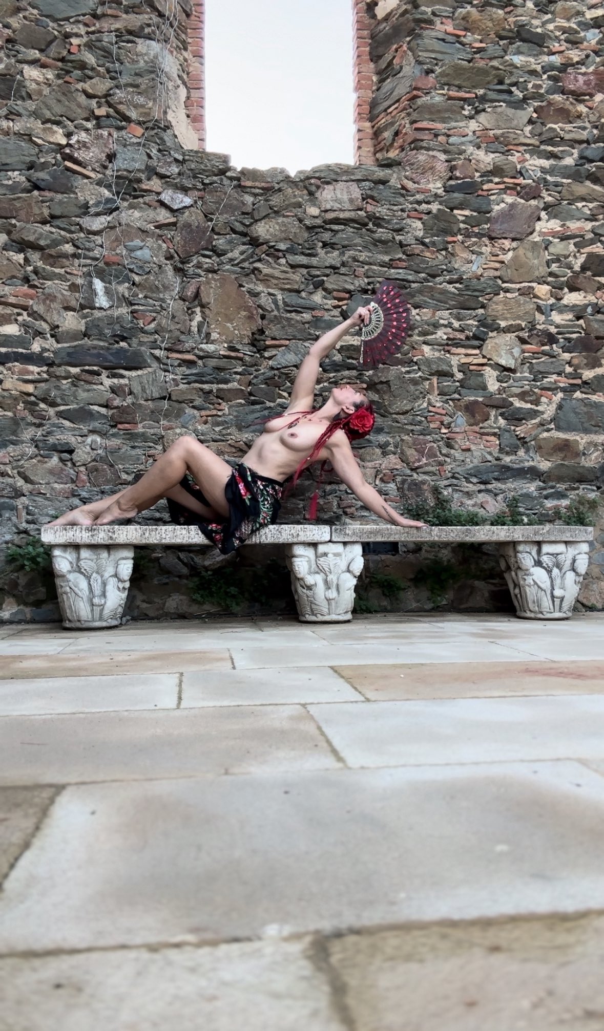 Selfies in a 700 year old Spanish villa. Subscribe to my OnlyFans to see more! DM me for a discount link. https://t.co/5qqiF0Hc2o