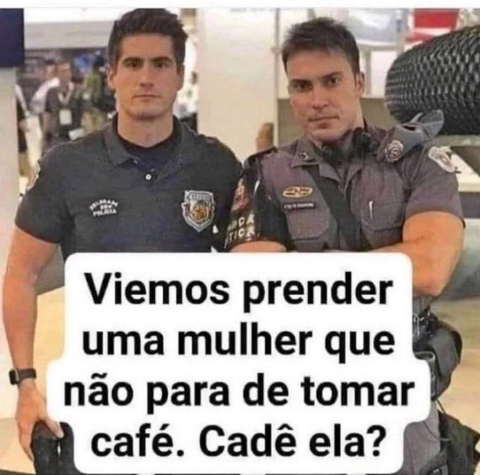 Fazendo a segunda garrafa de café do dia