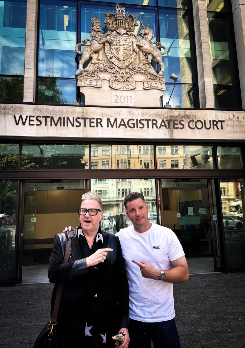 F4JOfficial's tweet image. The dynamic duo; Matt O’Connor and Chris Todd at today’s hearing  #ChristmasTree #TrafalgarSquare #F4J #Fathers4Justice #FathersRights