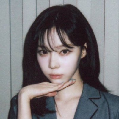 #NewProfilePic guys don’t forget me pls it was time for a change 🥺 my old @ was hyeinsmuse