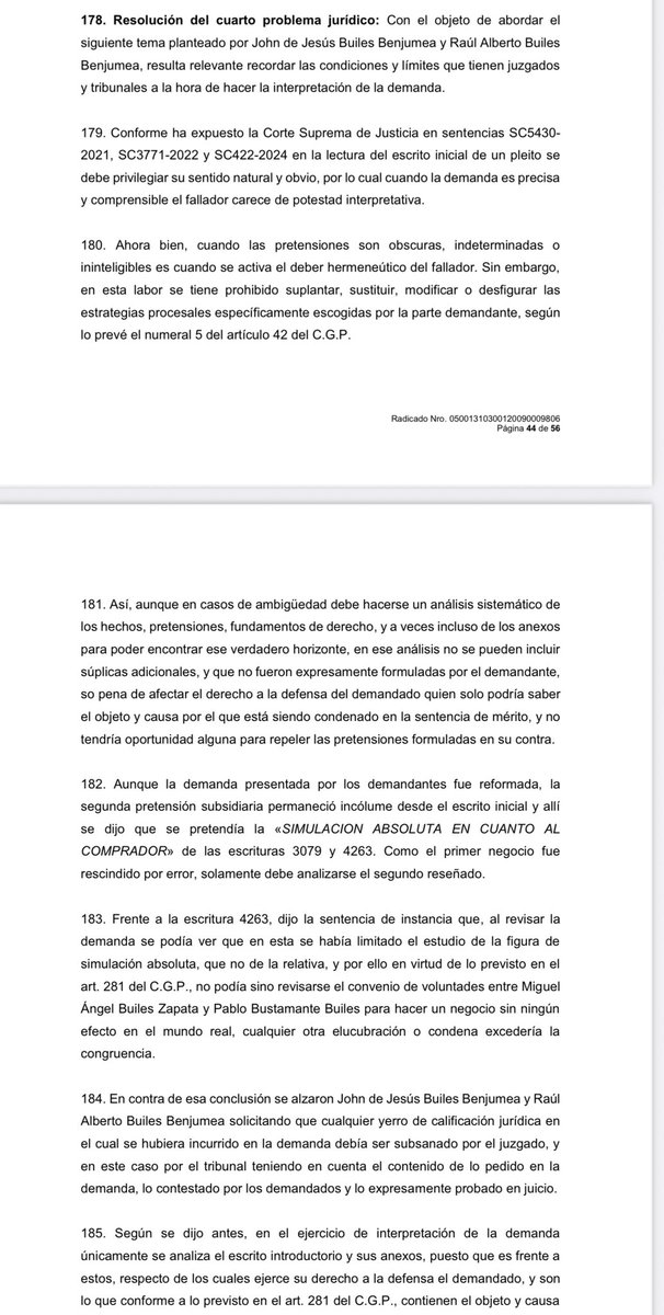 jairoparrac's tweet photo. LÍMITES DEL JUEZ EN LA INTERPRETACIÓN DE LA DEMANDA: NO PUEDE SUPLIR, MODIFICAR NI EXTENDER LAS PRETENSIONES DEL ACTOR. TSM: La decisión analiza los límites que tienen los jueces para interpretar una demanda. Se recuerda que, según la jurisprudencia reciente, cuando la demanda es clara, el juez no puede reinterpretarla ni modificar su contenido. Solo cuando las pretensiones son oscuras o ambiguas se habilita la posibilidad de interpretación, pero aun así el juez no puede alterar la estrategia procesal del demandante ni añadir pretensiones no formuladas expresamente, pues esto afectaría el derecho de defensa del demandado.

En este caso, aunque la demanda fue modificada, una de las pretensiones se mantuvo igual desde el inicio. Como se trataba de una pretensión clara (fundada en la falta de voluntad real del vendedor y la inexistencia de pago), el juez debía analizarla en sus propios términos y no podía extenderse a figuras jurídicas no pedidas.

La parte actora alegó que el juez debía corregir cualquier error en la calificación jurídica, pero el tribunal reiteró que la congruencia del fallo se rige por lo pedido en la demanda, y que su interpretación debe hacerse exclusivamente con base en el escrito introductorio y sus anexos. Por tanto, como la pretensión era clara, no procedía una interpretación extensiva que desbordara lo expresamente solicitado —⬇️⬇️—