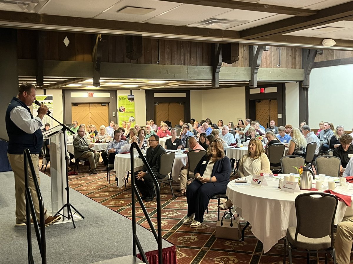 ooga_hq's tweet image. Congratulations to all of the @OHNaturalEnergy scholarship recipients today. We are excited for the next generation of Ohio oilfield.