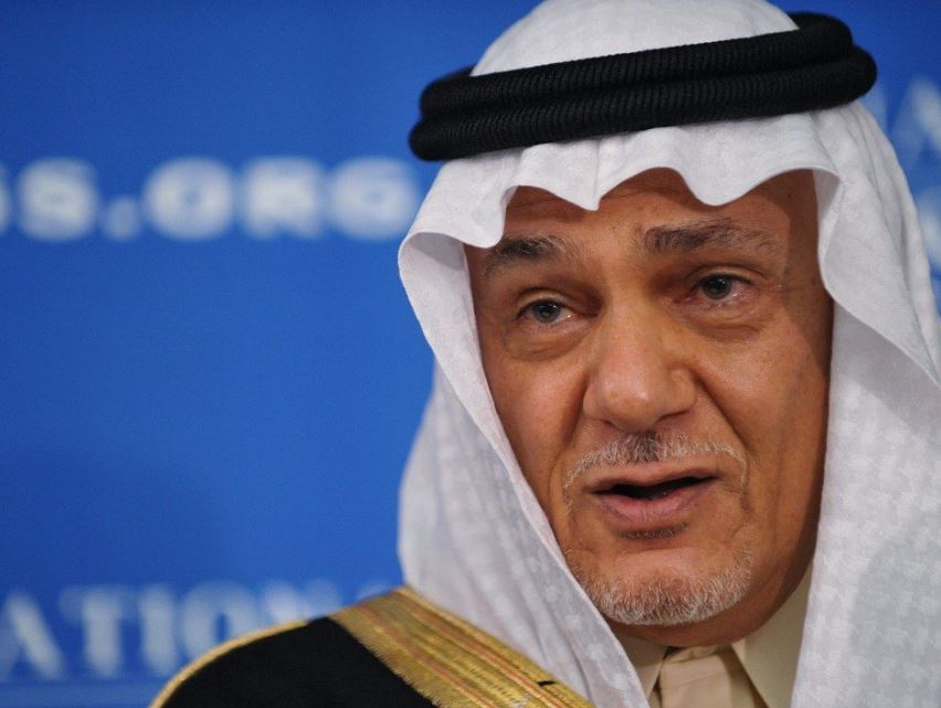 sputnik_ar's tweet photo. 🔊 رئيس الاستخبارات السعودي الأسبق، الأمير تركي الفيصل:

🔸في عالم يسوده العدل، كانت القاذفات الأمريكية لتقصف منشآت إسرائيل النووية مثل "ديمونا" بدلًا من إيران.

🔸إسرائيل تمتلك أسلحة نووية، خلافًا لمعاهدة حظر الانتشار النووي.

🔸 إسرائيل لم تنضم إلى المعاهدة النووية، ولم تخضع منشآتها لأي تفتيش دولي.

🔸 من يبررون الهجوم الإسرائيلي على إيران يتجاهلون دعوات نتنياهو منذ 1996 لتدمير النظام الإيراني.

🔸تهديدات إيران جلبت لها الدمار، لكن إسرائيل تمارس نفس الخطاب دون محاسبة.

🔸الغرب سيُظهر دعمًا منافقًا لهجوم إسرائيل على إيران، كما فعل في دعمها ضد الف��سطينيين.

🔸الغرب يعاقب روسيا على أوكرانيا بينما يسمح لإسرائيل بما هو أسوأ.

🔸 النظام الدولي الذي يروج له الغرب يعاني من الفوضى وازدواجية المعايير.

🔸 الشعوب الغربية ترفض مواقف قادتهم الزائفة وتدعم استقلال فلسطين.

🔸ترامب أعطى الضوء الأخضر لقصف مواقع نووية في إيران، تحت تأثير تضليل نتنياهو.

🔸 الهجوم على إيران ستكون له عواقب وخيمة مثلما حدث في العراق وأفغانستان.

🔸 دول الخليج تسعى إلى السلام، على عكس نهج نتنياهو.

🔸سأمتنع عن زيارة الولايات المتحدة حتى يغادر ترامب منصبه، اقتداءً بموقف والدي الملك فيصل من الرئيس ترومان.
