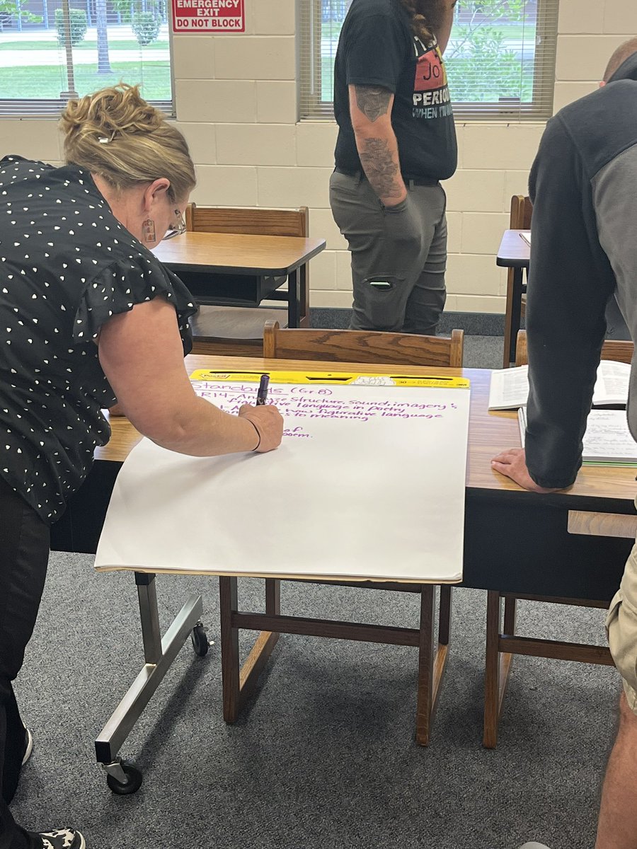 Lindsey Hampton tweet media