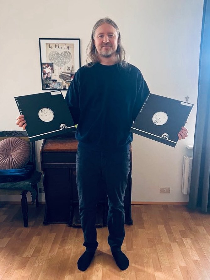 Prufupressur af væntanlegri plötu komnar í hús.