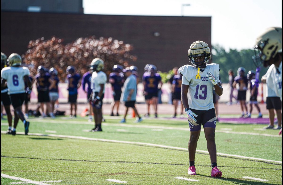 DarianJones11_'s tweet image. rock out !!💯 #lastride4 #seniorszn @CBCFootball @ScottPingel10