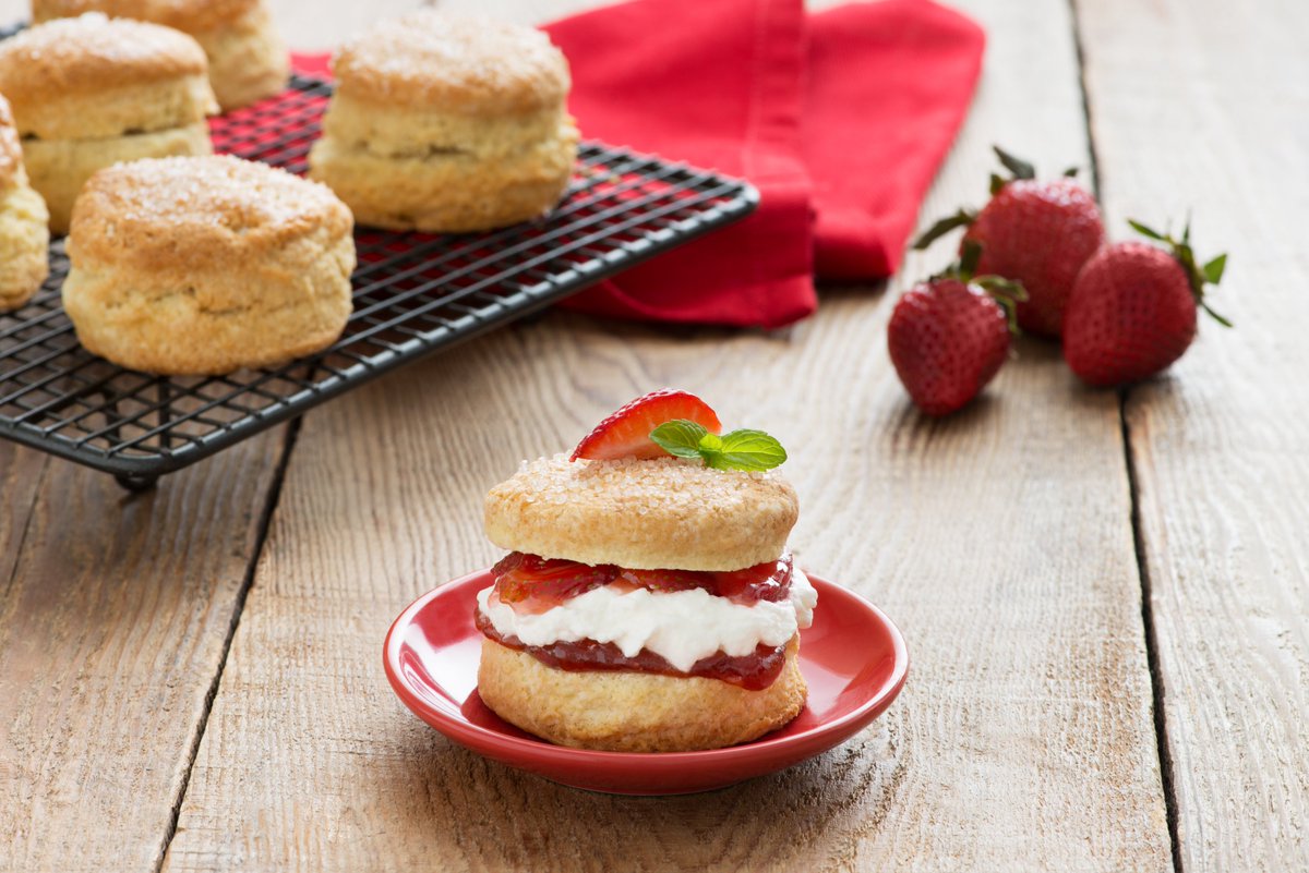 Get ready for Canada Day &amp; showcase summer's sweetest fruit with this classic Canadian dessert, strawberry shortcakes! 🍓🥚When assembled, the juicy berries &amp; whipped cream meld with the buttery biscuits for a treat that tastes like summer. Get the recipe: eggs.ca/recipes/canada…
