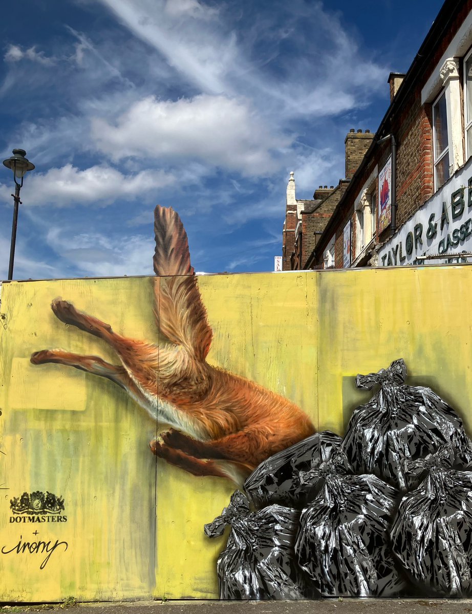 Painted in #penge today with <a href="/whoamirony/">Irony</a> . <a href="/LDN_Calling_/">London Calling</a>  their idea not mine .its why it’s so good!