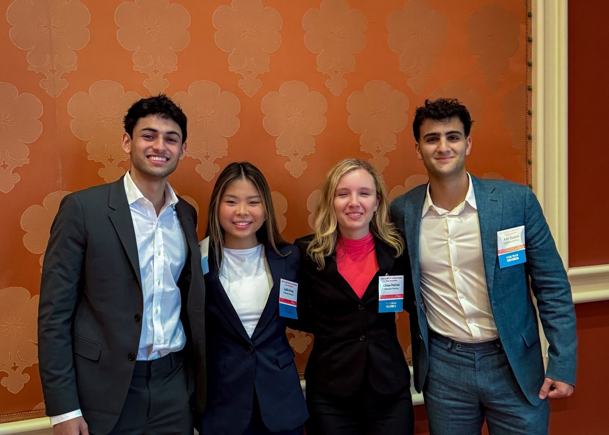FreemanSchool's tweet image. From the classroom to Las Vegas! Freeman Real Estate students attended the ICSC conference, shadowed PMAT leaders, and competed in the ICSC Foundation’s real estate challenge—applying DCF modeling and strategic redevelopment to tackle real-world problems.
#FreemanBusiness