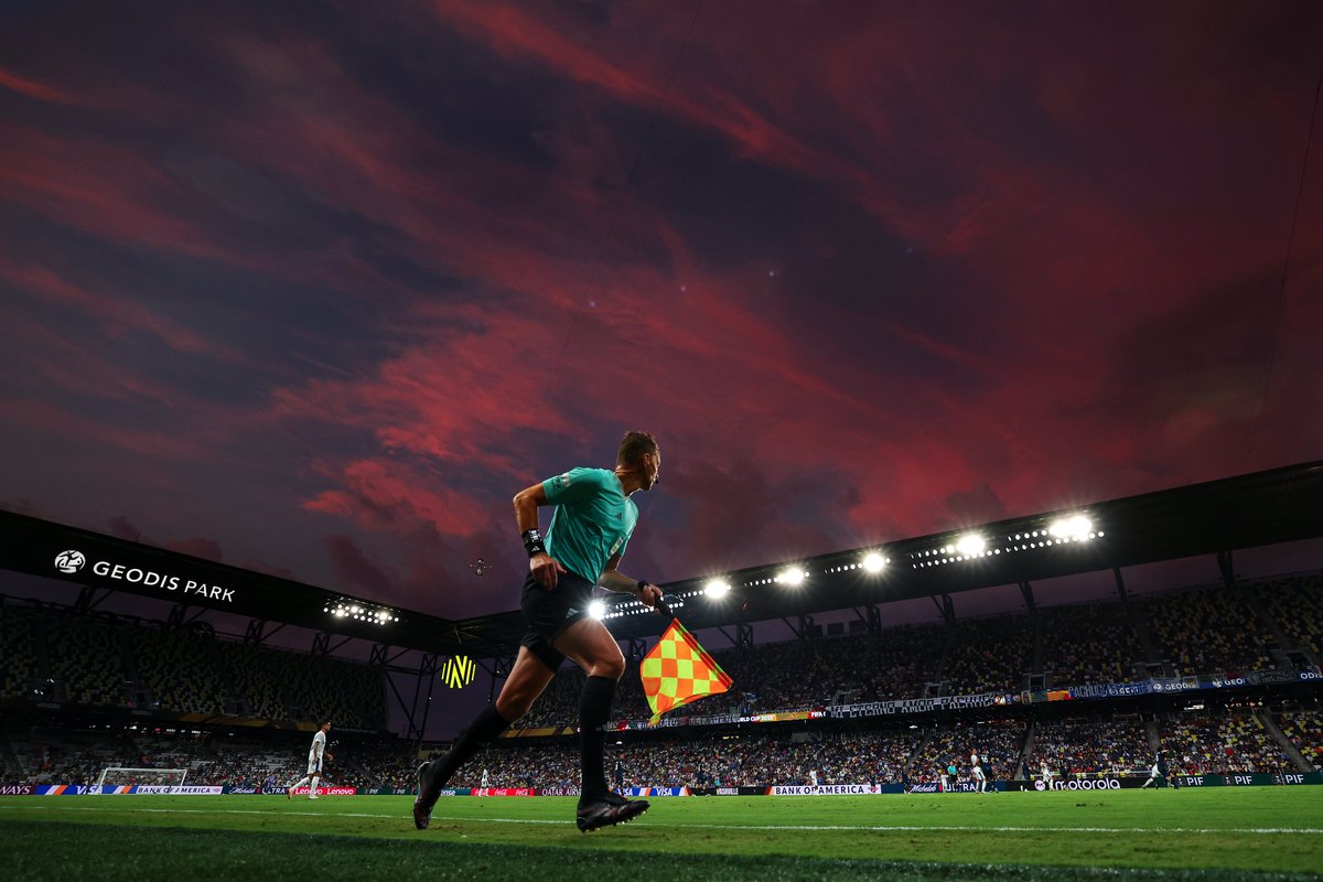 Patrick Smith (@patricksmith04) on Twitter photo As the group stage of the FIFA <a href="/clubworldcup/">FIFA Club World Cup</a> ended, so did the games in Nashville with a beautiful sunset. The Round of 16 games begin tomorrow as teams race to the final in New Jersey // <a href="/GettySport/">Getty Images Sport</a> As the group stage of the FIFA <a href="/clubworldcup/">FIFA Club World Cup</a> ended, so did the games in Nashville with a beautiful sunset. The Round of 16 games begin tomorrow as teams race to the final in New Jersey // <a href="/GettySport/">Getty Images Sport</a>