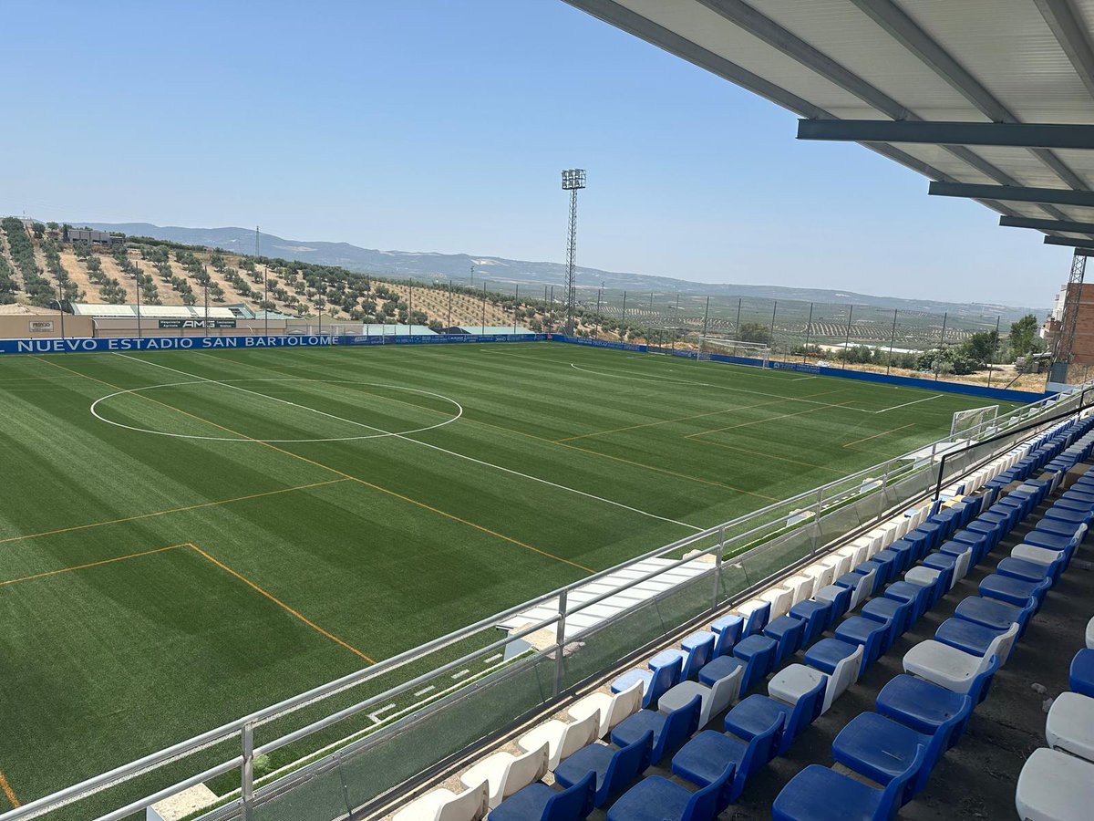 Nuestro Nuevo Estadio San Bartolomé se pone guapo 😜

Gran trabajo de mantenimiento y reparación el ejecutado por nuestro Ayuntamiento de Espejo